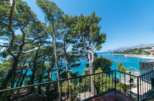 Brela Apartment | One bedroom apartment near beach Brela, Makarska (A-16950-b)