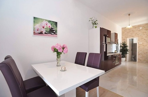 Poljana Apartment | One bedroom apartment near beach Poljana, Ugljan (A-24970-b)