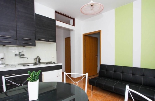 Arbanija Apartment | One bedroom apartment near beach Arbanija, Čiovo (A-16117-a)