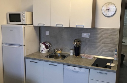 Tucepi Apartment | One bedroom apartment near beach Tučepi, Makarska (A-2699-d)