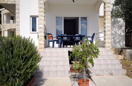 Gdinj Apartment | One bedroom apartment near beach Cove Jedra, Hvar (A-2583-h)
