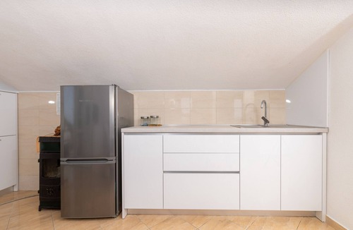 Gdinj Apartment | One bedroom apartment near beach Cove Tvrdni Dolac, Hvar (A-8703-a)