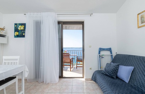 Zavala Apartment | One bedroom apartment near beach Zavala, Hvar (A-553-d)