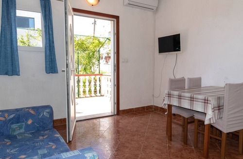 Diklo Apartment | One bedroom apartment near beach Zadar - Diklo, Zadar (A-5925-b)