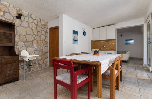 Tice Apartment | One bedroom apartment near beach Nemira, Omiš (A-2782-g)