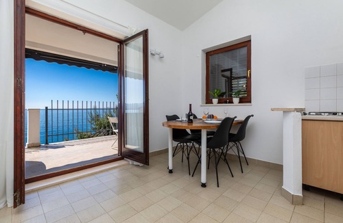 Omis Apartment | One bedroom apartment near beach Nemira, Omiš (A-4277-a)
