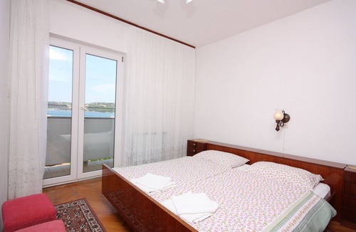 Supetarska Draga Apartment | One bedroom apartment near beach Supetarska Draga - Donja, Rab (A-2001-c)