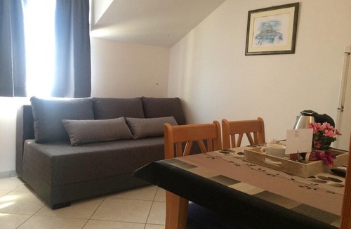 Hodilje Apartment | One bedroom apartment near beach Hodilje, Pelješac (A-10234-a)