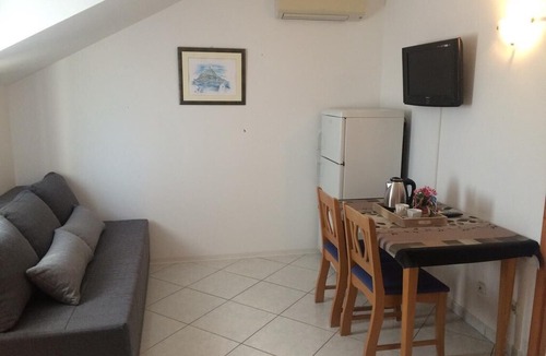 Hodilje Apartment | One bedroom apartment near beach Hodilje, Pelješac (A-10234-a)