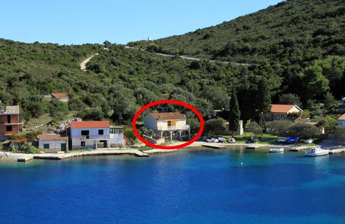 Cove Rogacic Apartment | One bedroom apartment near beach Cove Rogačić, Vis (A-2460-b)