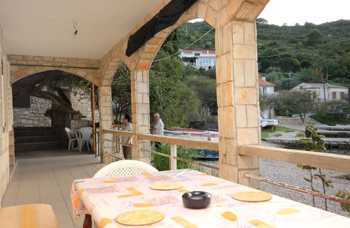 Cove Rogacic Apartment | One bedroom apartment near beach Cove Rogačić, Vis (A-2460-b)