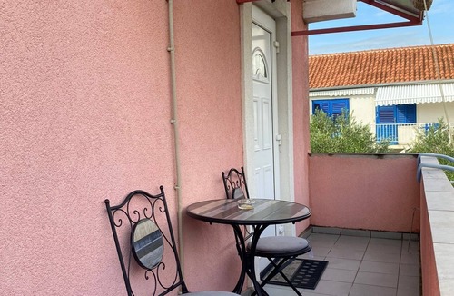 Betina Apartment | One bedroom apartment with balcony Betina, Murter (A-23716-b)