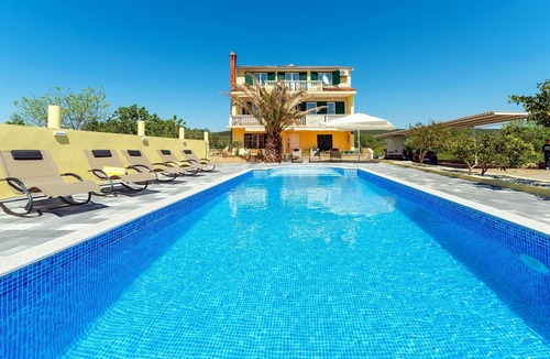Bibinje Apartment | One bedroom apartment with a swimming pool Bibinje (Zadar) (A-6121-b)