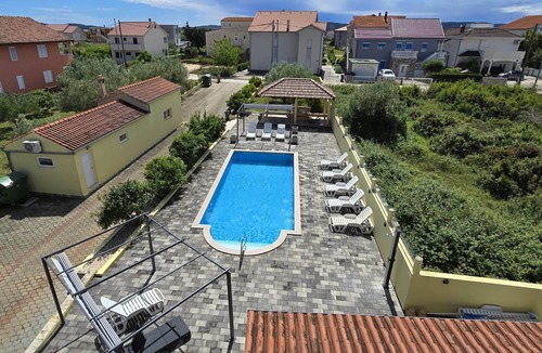 Bibinje Apartment | One bedroom apartment with a swimming pool Bibinje (Zadar) (A-6121-b)