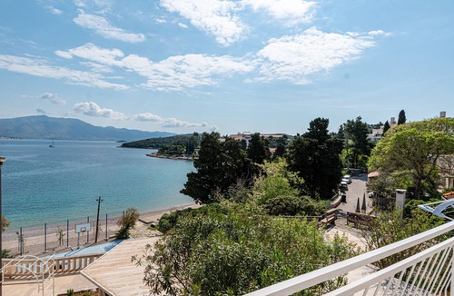 Cove Tri Zala (Zrnovo) Apartment | One bedroom apartment with balcony and sea view Korčula (A-10051-b)