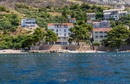 Medici Apartment | One bedroom apartment with a swimming pool by the beach Medići, Omiš (A-25214-a)