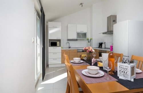 Medici Apartment | One bedroom apartment with a swimming pool by the beach Medići, Omiš (A-25214-f)
