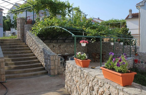 Njivice Apartment | One bedroom apartment with terrace and sea view Njivice, Krk (A-5458-b)