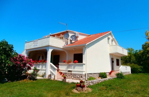Ljubac Apartment | One bedroom apartment with terrace Ljubač, Zadar (A-5947-b)