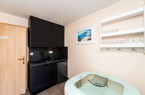 Sukosan Apartment | One bedroom apartment with a swimming pool Sukošan, Zadar (A-5906-b)