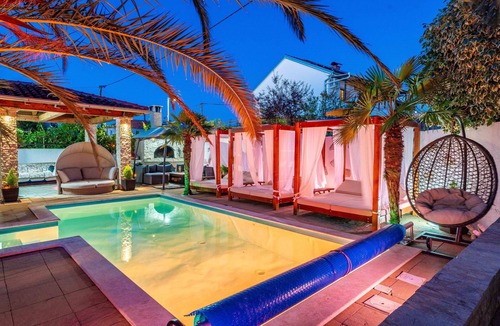 Sukosan Apartment | One bedroom apartment with a swimming pool Sukošan, Zadar (A-5906-b)