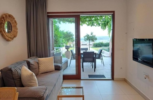 Turanj Apartment | One bedroom apartment with terrace and sea view Turanj, Biograd (A-25338-d)