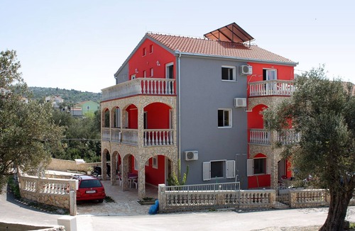 Vinisce Apartment | One bedroom apartment with air-conditioning Vinišće, Trogir (A-4886-c)
