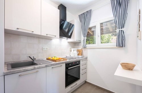 Artatore Apartment | One bedroom apartment with terrace Artatore, Lošinj (A-8020-a)