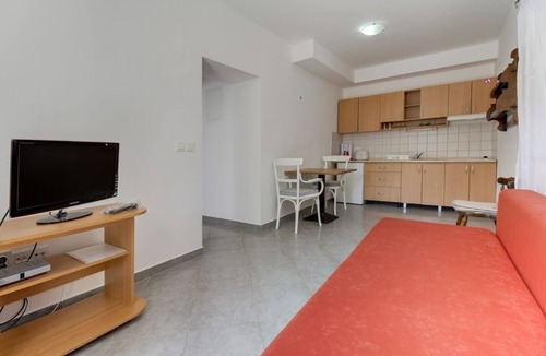 Artatore Apartment | One bedroom apartment with terrace Artatore, Lošinj (A-8022-b)