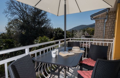 Ika Apartment | One bedroom apartment with terrace and sea view Ika, Opatija (A-7931-b)