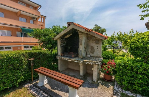 Lopar Apartment | One bedroom apartment with terrace Lopar, Rab (A-18388-b)
