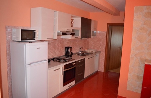 Vinisce Apartment | One bedroom apartment with a swimming pool Cove Ljubljeva, Trogir (A-14314-b)