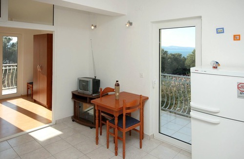 Marusici Apartment | One bedroom apartment with balcony and sea view Marušići, Omiš (A-962-b)