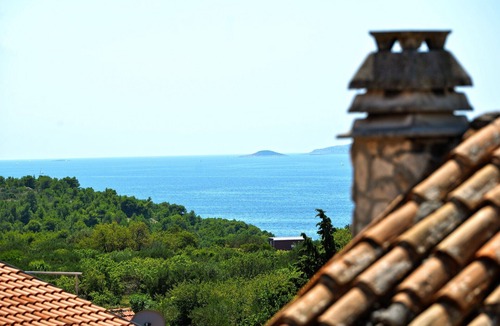 Susica Apartment | One bedroom apartment with terrace and sea view Murter (A-5097-b)
