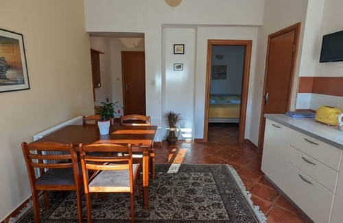 Susica Apartment | One bedroom apartment with terrace and sea view Murter (A-5100-d)