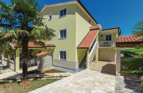 Mugeba Apartment | One bedroom apartment with a swimming pool Valkarin, Poreč (A-24238-a)