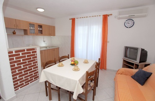 Mastrinka Apartment | One bedroom apartment with terrace and sea view Mastrinka, Čiovo (A-4648-b)