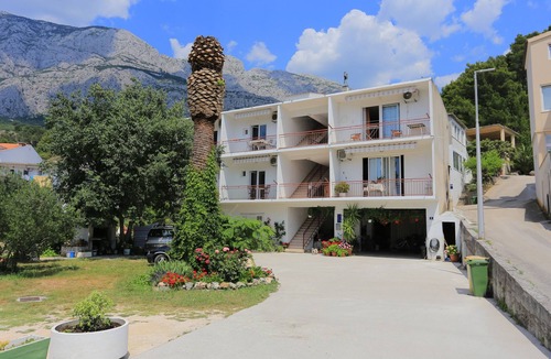 Tucepi Apartment | One bedroom apartment with terrace and sea view Tučepi, Makarska (A-2676-a)