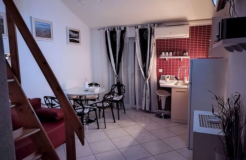 Tucepi Apartment | One bedroom apartment with terrace and sea view Tučepi, Makarska (A-6058-a)