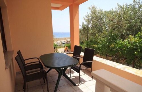 Batalaza Apartment | One bedroom apartment with a swimming pool by the beach Ugljan (A-829-a)
