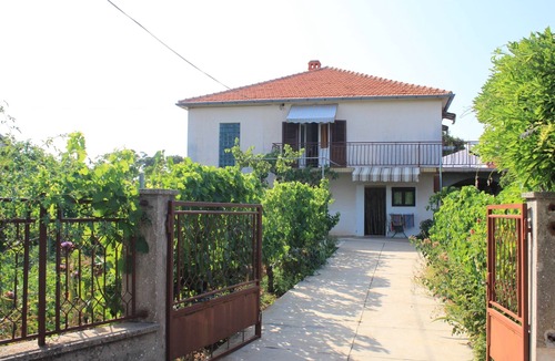 Ugljan Apartment | One bedroom apartment with terrace Ugljan (A-8264-b)