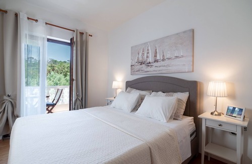 Muline Apartment | One bedroom apartment with terrace Muline, Ugljan (A-8521-e)