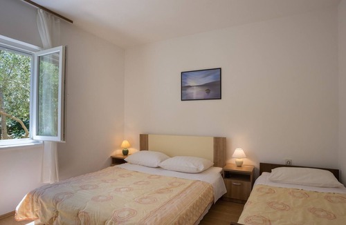 Ugljan Apartment | One bedroom apartment with terrace Ugljan (A-8241-c)