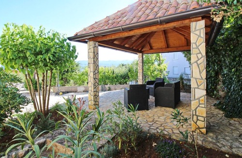 Polje Apartment | One bedroom apartment with terrace Polje, Krk (A-18669-a)