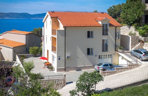 Brela Apartment | One bedroom apartment with balcony and sea view Brela, Makarska (A-13118-b)