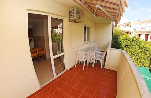 Krizna luka Apartment | One bedroom apartment with balcony Hvar (A-25301-c)