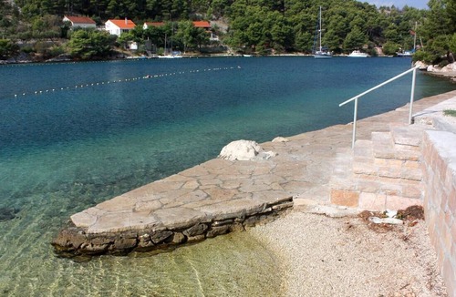Milna (Brac) Apartment | One bedroom apartment with terrace Milna, Brač (A-2962-a)