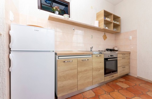 Omis Apartment | One bedroom apartment with terrace and sea view Omiš (A-20787-d)