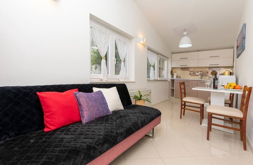 Omis Apartment | One bedroom apartment with terrace and sea view Omiš (A-20787-e)