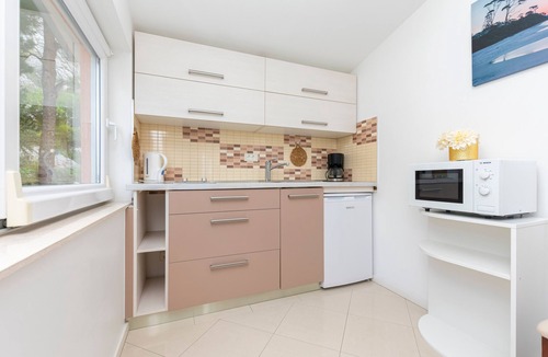 Omis Apartment | One bedroom apartment with terrace and sea view Omiš (A-20787-e)